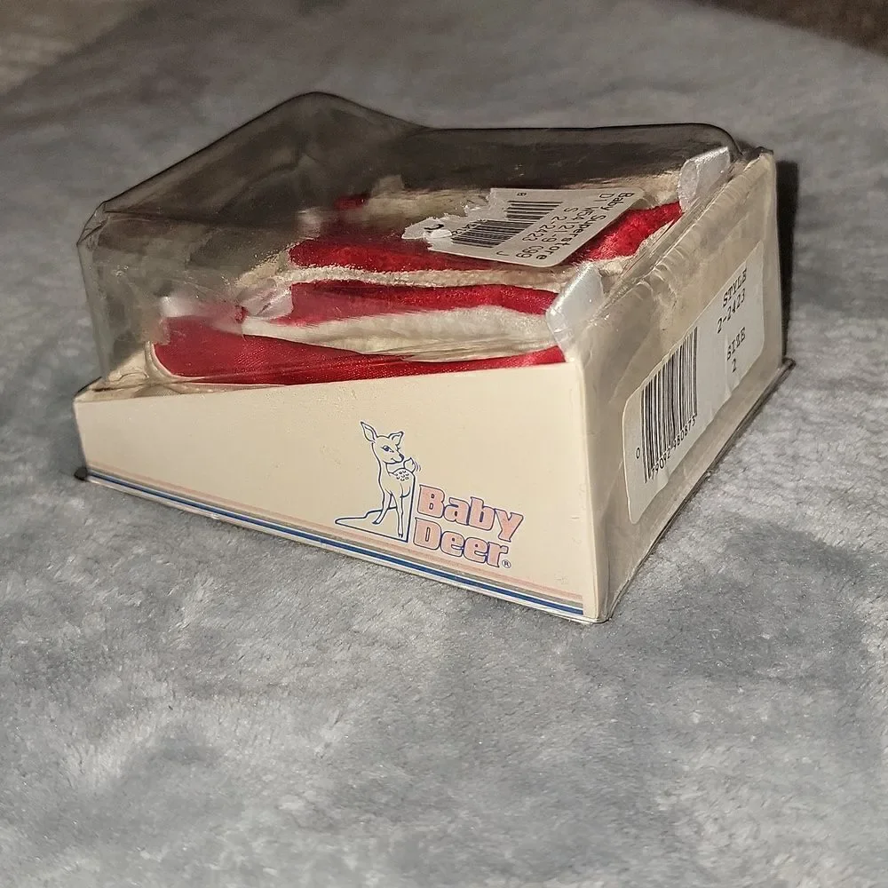 Vintage New Baby Deer White / Red Satin Like Shoes Size 2 (3-6 months)